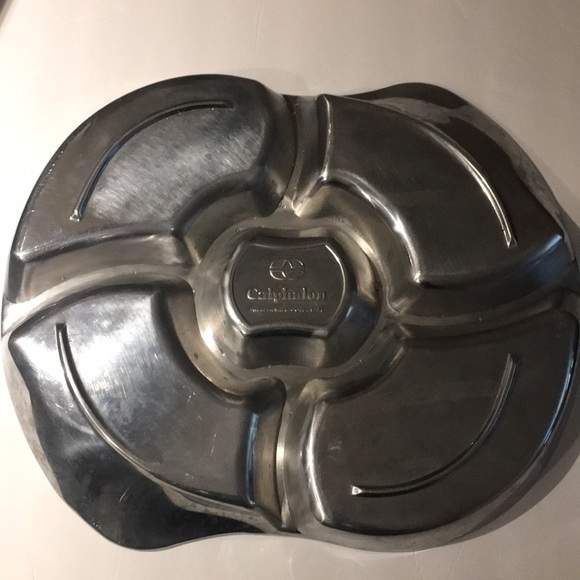 CALPHALON Reflections Metal Serveware Veggie Tray - Picture 3 of 7